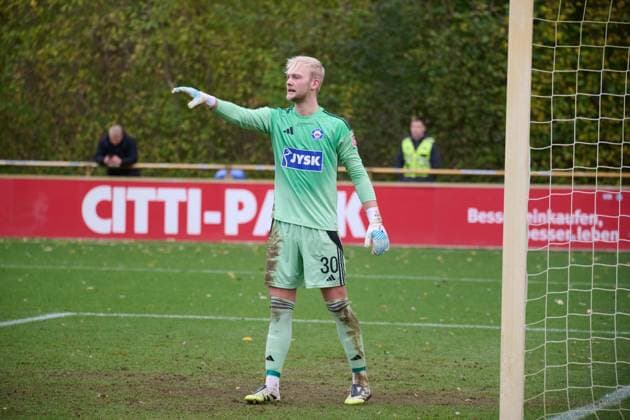 13 11 2025, Soccer, Men, 2 BL Bundesliga , Season 2025 2026, Test match Holstein Kiel Silkeborg IF Goalkeeper Aske Andresen Kiel Holstein Stadion Schleswig Holstein Germany