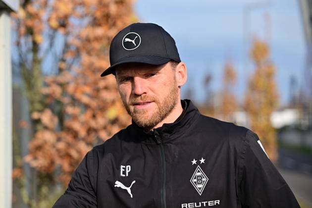 13 11 2025 Moenchengladbach Football, Men, Season 2025 2026, Test match Borussia Moenchengladbach vs K Lierse SK Eugen Polanski Interim coach Gladbach DFL regulations prohibit any use of photographs as image sequences and or quasi video Borussia Park NRW Germany