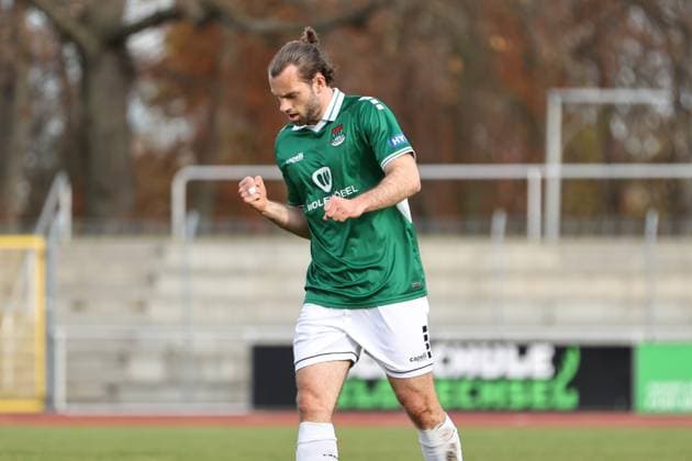 13 November 2025, Soccer, Men, Test match, FC Schweinfurt 05 1 FC Magdeburg Manuel Wintzheimer FC Schweinfurt 05, 25 celebrates his goal for 1 0, single photo Gotha Volksstadion Gotha Thuringia Germany