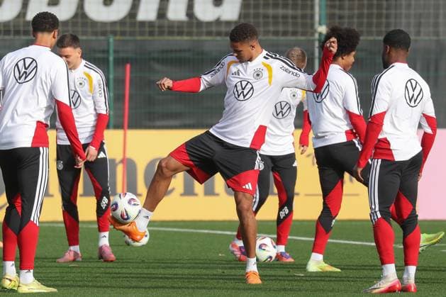 13 11 2025, xgox, football national team training emspor, v l Malick Thiaw Germany, DFL DFB REGULATIONS PROHIBIT ANY USE OF PHOTOGRAPHS as IMAGE SEQUENCES and or QUASI VIDEO Wolfsburg