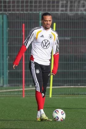13 11 2025, xgox, football national team training emspor, v l Leroy Sane Germany, DFL DFB REGULATIONS PROHIBIT ANY USE OF PHOTOGRAPHS as IMAGE SEQUENCES and or QUASI VIDEO Wolfsburg