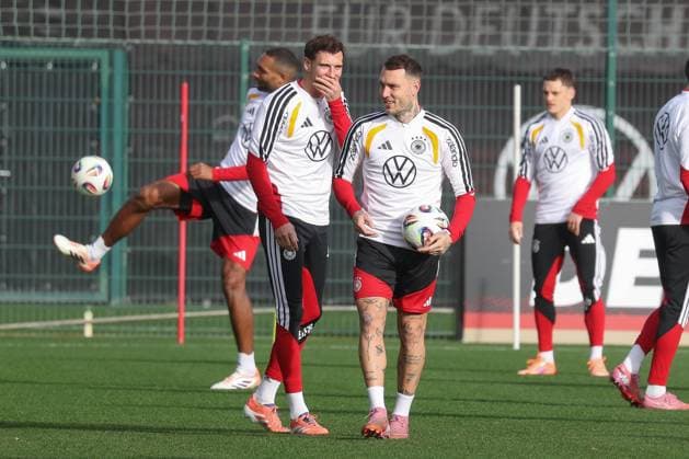 13 11 2025, xgox, football national team training emspor, v l Leon Goretzka Germany, , David Raum Germany, DFL DFB REGULATIONS PROHIBIT ANY USE OF PHOTOGRAPHS as IMAGE SEQUENCES and or QUASI VIDEO Wolfsburg