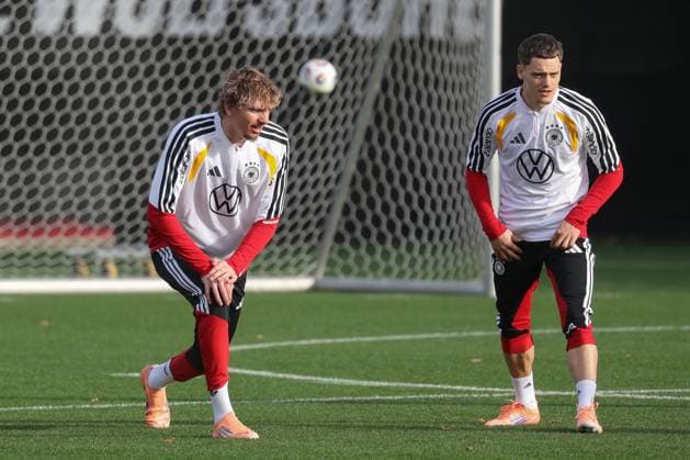 13 11 2025, xgox, football national team training emspor, v l Nick Woltemade Germany, , Florian Wirtz Germany, DFL DFB REGULATIONS PROHIBIT ANY USE OF PHOTOGRAPHS as IMAGE SEQUENCES and or QUASI VIDEO Wolfsburg