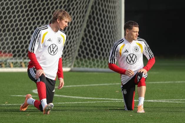 13 11 2025, xgox, football national team training emspor, v l Nick Woltemade Germany, , Florian Wirtz Germany, DFL DFB REGULATIONS PROHIBIT ANY USE OF PHOTOGRAPHS as IMAGE SEQUENCES and or QUASI VIDEO Wolfsburg