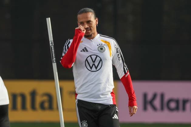 13 11 2025, xgox, football national team training emspor, v l Leroy Sane Germany, DFL DFB REGULATIONS PROHIBIT ANY USE OF PHOTOGRAPHS as IMAGE SEQUENCES and or QUASI VIDEO Wolfsburg