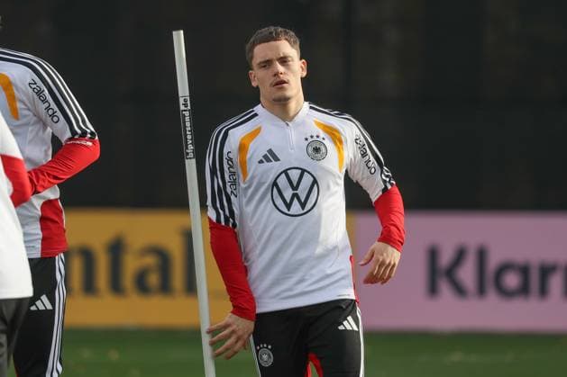 13 11 2025, xgox, football national team training emspor, v l Florian Wirtz Germany, DFL DFB REGULATIONS PROHIBIT ANY USE OF PHOTOGRAPHS as IMAGE SEQUENCES and or QUASI VIDEO Wolfsburg