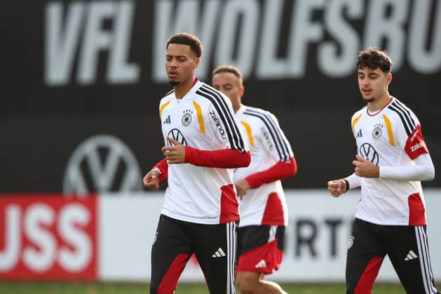 13 11 2025, xtgx, football national team, final training in Wolfsburg emspor, v l Felix Nmecha Germany DFL DFB REGULATIONS PROHIBIT ANY USE OF PHOTOGRAPHS as IMAGE SEQUENCES and or QUASI VIDEO Wolfsburg
