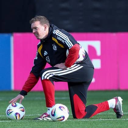 13 11 2025, xtgx, football national team, final training in Wolfsburg emspor, v l Julian Nagelsmann Germany, coach DFL DFB REGULATIONS PROHIBIT ANY USE OF PHOTOGRAPHS as IMAGE SEQUENCES and or QUASI VIDEO Wolfsburg