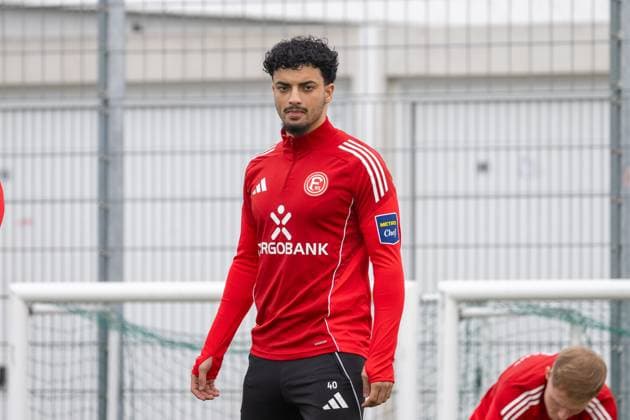 13 11 2025, Soccer 2 Bundesliga, season 2025 2026, public training, Fortuna Duesseldorf on the training ground at the Merkur Spiel Arena in Duesseldorf Hamza Anhari Fortuna Duesseldorf, 40 comes onto the pitch Photo Kirchner Media TH Copyright: xKirchner-Media THx
