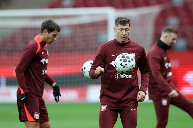 Fußball, WM Quali, Nationalteam Polen, Training WARSZAWA 13.11.2025 TRENING REPREZENTACJI POLSKI --- POLISH FOOTBALL national team, Nationalteam TRAINING SESSION IN WARSAW ROBERT LEWANDOWSKI FOT. PIOTR KUCZA FOTOPYK NEWSPIX.PL --- newspix.pl 