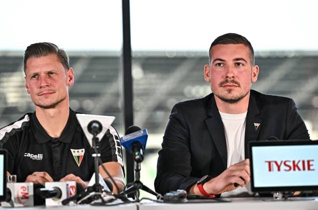 Fußball, GKS Tychy präsentiert neuen Trainer Lukasz Piszczek 2025.11.13 Tychy Pilka nozna Betclic 1 Liga sezon 2025 2026 Konferencja prasowa GKS Tychy N z Lukasz Piszczek Max Kothny Foto Lukasz Sobala PressFocus 2025.11.13 Tychy Football Polish First League season 2025 2026 Konferencja prasowa GKS Tychy Lukasz Piszczek Max Kothny Credit: Lukasz Sobala PressFocus NEWSPIX.PL --- newspix.pl 