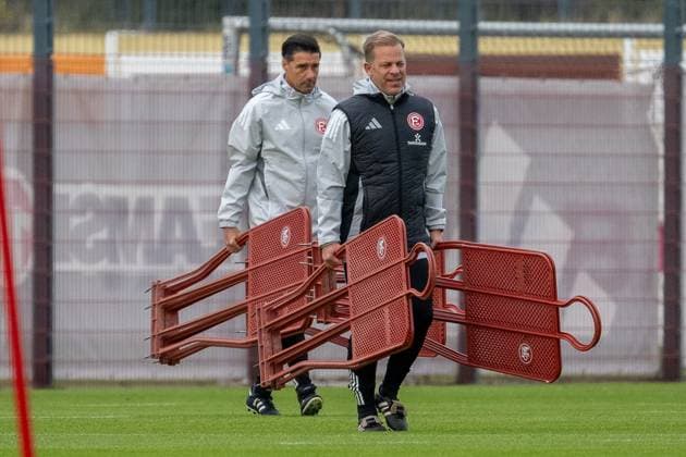 13 11 2025, Soccer 2 Bundesliga, Season 2025 2026, public training, Fortuna Duesseldorf on the training ground at the Merkur Spiel Arena in Duesseldorf Ilia Gruev Fortuna Duesseldorf, co-coach and Markus Anfang Fortuna Duesseldorf, head coach during training setup Photo Kirchner Media TH Copyright: xKirchner-Media THx