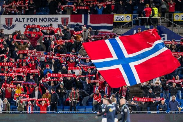 251113 Fans of Norway ahead of the FIFA World Cup Qualifier football match between Norway and Estonia on November 13, 2025 in Oslo Photo Marius Simensen BILDBYRAN COP 238 VG0831 bbeng fotball football soccer fotboll fifa world cup qualifiers european qualifiers 2026 uefa world cup qualifiers vm kvalifisering vm kvalik vm kval norge norway estland estonia publik  Copyright: MARIUSxSIMENSEN BB251113BB231