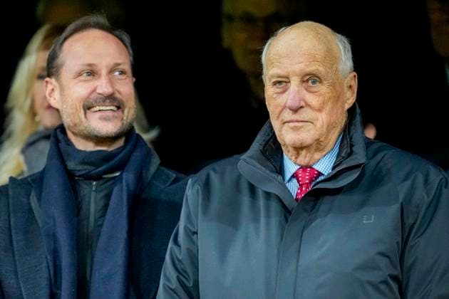 Football, World Cup qualification Norway Estonia Oslo 20251113 Crown Prince Haakon and King Harald before the World Cup qualifying match in football between Norway and Estonia at Ullevaal Stadion Photo Fredrik Varfjell NTB Oslo Norway EDITORIAL USE ONLY RESTRICTED USE FOR BETTING COMPANIES  Copyright: xFredrikxVarfjellx xNTBx