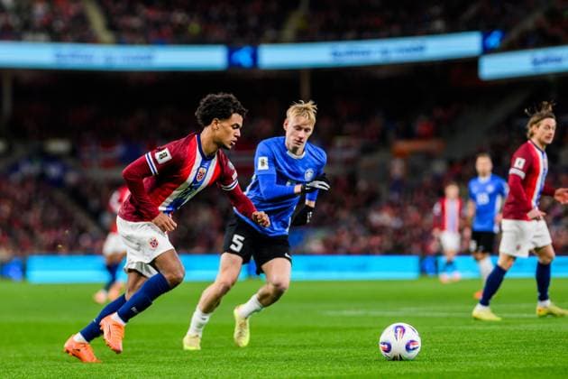251113 Oscar Bobb of Norway and Rocco Shein of Estonia during the FIFA World Cup Qualifier football match between Norway and Estonia on November 13, 2025 in Oslo Photo Vegard Grott BILDBYRAN kod VG VG0831 bbeng fotball football soccer fotboll fifa world cup qualifiers european qualifiers 2026 uefa world cup qualifiers vm kvalifisering vm kvalik vm kval norge norway estland estonia  Copyright: VEGARDxGRoTT BB251113VG024