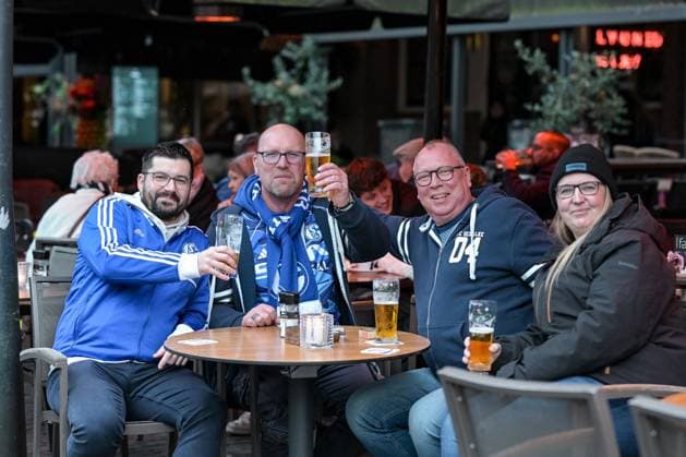 13 11 2025, Football, Test match, 2025 2026 season, Twente Enschede FC Schalke 04, FC Schalke 04 fans in the city center of Enschede, xRHR PHOTO YYx Copyright: KROEGER RHR-FOTOx RHR-FOTO YY