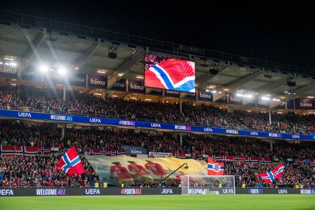 251113 Fans of Norway ahead of the FIFA World Cup Qualifier football match between Norway and Estonia on November 13, 2025 in Oslo Photo Vegard Grott BILDBYRAN kod VG VG0831 bbeng fotball football soccer fotboll fifa world cup qualifiers european qualifiers 2026 uefa world cup qualifiers vm kvalifisering vm kvalik vm kval norge norway estland estonia publik  Copyright: VEGARDxGRoTT BB251113VG027