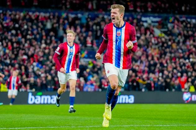 Football, World Cup qualification Norway Estonia Oslo 20251113 Alexander Sorloth celebrates his 1 0 goal during the World Cup qualifying match between Norway and Estonia at Ullevaal Stadion Photo Fredrik Varfjell NTB Oslo Norway EDITORIAL USE ONLY RESTRICTED USE FOR BETTING COMPANIES  Copyright: xFredrikxVarfjellx xNTBx