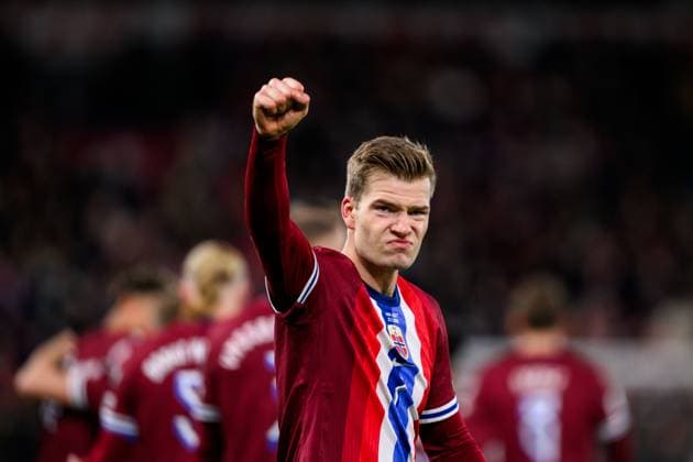 251113 Alexander Sorloth of Norway celebrates after scoring the 2 0 goal during the FIFA World Cup Qualifier football match between Norway and Estonia on November 13, 2025 in Oslo Photo Marius Simensen BILDBYRAN COP 238 VG0831 bbeng fotball football soccer fotboll fifa world cup qualifiers european qualifiers 2026 uefa world cup qualifiers vm kvalifisering vm kvalik vm kval norge norway estland estonia jubel  Copyright: MARIUSxSIMENSEN BB251113BB330