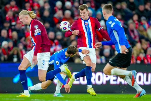 Football, World Cup qualification Norway Estonia Oslo 20251113 Norway s Erling Braut Haalando and Alexander Sorloth during the World Cup qualifying match in football between Norway and Estonia at Ullevaal Stadion Photo Fredrik Varfjell NTB Oslo Norway EDITORIAL USE ONLY RESTRICTED USE FOR BETTING COMPANIES  Copyright: xFredrikxVarfjellx xNTBx