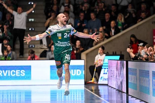 Goeppingen, Deutschland, 13.11.25: Marcel Schiller (FRISCH AUF! Goeppingen) gestikuliert, gestik waehrend des Daikin Handball Bundesliga Spiels zwischen FRISCH AUF! Goeppingen vs HSV Hamburg in der EWS Arena am 13. November 2025 in Goeppingen, Deutschland. (Foto von Harry Langer DeFodi Images) Goeppingen, Germany, 13.11.25: Marcel Schiller (FRISCH AUF! Goeppingen) gestures during the Daikin Handball Bundesliga match between FRISCH AUF! Goeppingen vs HSV Hamburg at EWS Arena on November 13, 2025 in Goeppingen, Germany. (Photo by Harry Langer DeFodi Images) (Photo by Harry Langer DeFodi Images) Goeppingen, Germany, 13 11 25 Marcel Schiller FRISCH AUF Goeppingen gestures, gestures during the Daikin Handball Bundesliga match between FRISCH AUF Goeppingen vs HSV Hamburg at EWS Arena on November 13 2025 in Goeppingen, Germany Photo by Harry Langer DeFodi Images Goeppingen, Germany, 13 11 25 Marcel Schiller FRISCH AUF Goeppingen gestures during the Daikin Handball Bundesliga match between FRISCH AUF Goeppingen vs HSV Hamburg at EWS Arena on November 13, 2025 in Goeppingen, Germany Photo by Harry Langer DeFodi Images Photo by Harry Langer DeFodi Images