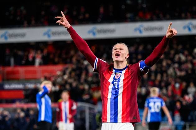251113 Erling Braut Haaland of Norway celebrates after the 4 0 goal during the FIFA World Cup Qualifier football match between Norway and Estonia on November 13, 2025 in Oslo Photo Marius Simensen BILDBYRAN COP 238 VG0831 bbeng fotball football soccer fotboll fifa world cup qualifiers european qualifiers 2026 uefa world cup qualifiers vm kvalifisering vm kvalik vm kval norge norway estland estonia jubel  Copyright: MARIUSxSIMENSEN BB251113BB356