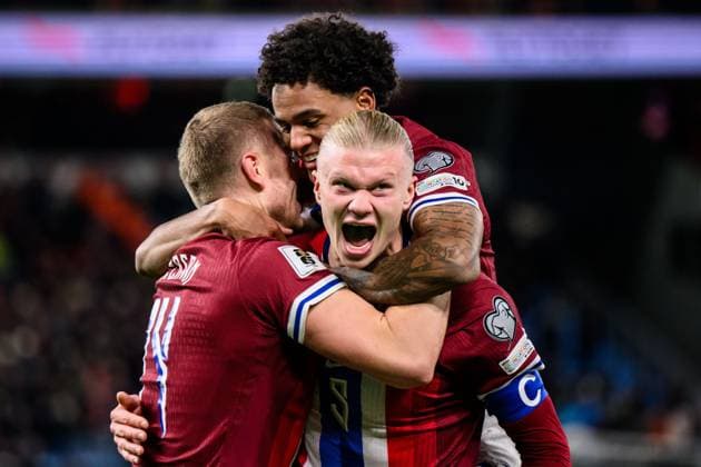 251113 Erling Braut Haaland of Norway celebrates after scoring 3 0 during the FIFA World Cup Qualifier football match between Norway and Estonia on November 13, 2025 in Oslo Photo Marius Simensen BILDBYRAN COP 238 VG0831 bbeng fotball football soccer fotboll fifa world cup qualifiers european qualifiers 2026 uefa world cup qualifiers vm kvalifisering vm kvalik vm kval norge norway estland estonia jubel  Copyright: MARIUSxSIMENSEN BB251113BB362