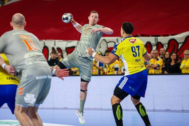 Kielce 13.11.2025. Pilka reczna EHF Liga Mistrzow sezon 2025 2026 kolejka 7 mecz: Industria Kielce - Aalborg Handbold --- Handball EHF Champions League season 2025 2026 round 7 match: Industria Kielce - Aalborg Handbold nz sander sagosen Fot. Igor Jakubowski Arena Akcji NEWSPIX.PL --- newspix.pl 
