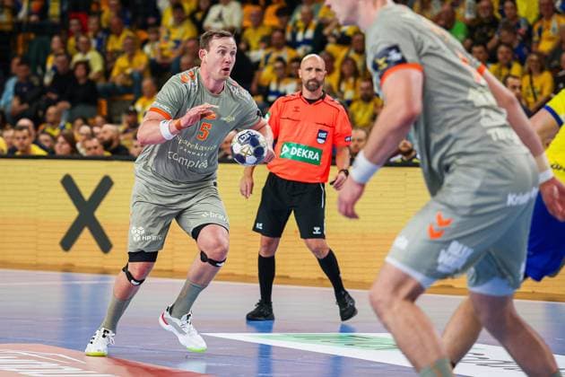 Kielce 13.11.2025. Pilka reczna EHF Liga Mistrzow sezon 2025 2026 kolejka 7 mecz: Industria Kielce - Aalborg Handbold --- Handball EHF Champions League season 2025 2026 round 7 match: Industria Kielce - Aalborg Handbold nz sander sagosen Fot. Igor Jakubowski Arena Akcji NEWSPIX.PL --- newspix.pl 