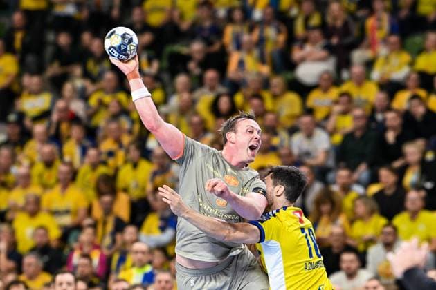 13.11.2025 KIELCE UL. BOCZNA ( POLAND ) PILKA RECZNA MEZCZYZN ( HANDBALL MEN S ) LIGA MISTRZOW - FAZA GRUPOWA ( MEN S EHF CHAMPIONS LEAGUE - GROUP PHASE ) MECZ INDUSTRIA KIELCE - AALBORG HANDBOLD ( GAME ) NZ SANDER SAGOSEN ALEX DOVICHEBAEVA DUJSHEBAEV ( DUJSZEBAJEW ) FOTO MICHAL STANCZYK CYFRASPORT NEWSPIX.PL --- Newspix.pl  20251113CSMS0022