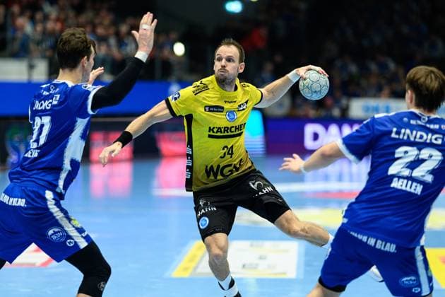 Philipp, Meyer Kreislaeufer, ThSV Eisenach, 27 , Kai, Haefner Rueckraum Rechts, TVB Stuttgart, 34 , Felix, Aellen Rueckraum Mitte, ThSV Eisenach, 22 GER, Thuringia, ThSV Eisenach vs TVB Stuttgart, 1 Daikin Handball Bundesliga, Handball, Matchday 12, Season 2025 2026, 13 11 2025 GER, Thuringia, ThSV Eisenach vs TVB Stuttgart, 1 Daikin Handball Bundesliga, Handball, Matchday 12, Season 2025 2026, 13 11 2025 Eisenach Copyright: xEibner-Pressefoto MartinxHerbstx EP_MHT