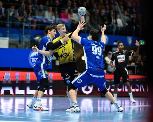 Torben, Matzken Center Back, TVB Stuttgart, 22 , Philipp, Meyer Circle Winger, ThSV Eisenach, 27 , Tillman, Leu Circle Winger, ThSV Eisenach, 99 GER, Thuringia, ThSV Eisenach vs TVB Stuttgart, 1 Daikin Handball Bundesliga, Handball, Matchday 12, Season 2025 2026, 13 11 2025 GER, Thuringia, ThSV Eisenach vs TVB Stuttgart, 1 Daikin Handball Bundesliga, Handball, Matchday 12, Season 2025 2026, 13 11 2025 Eisenach Copyright: xEibner-Pressefoto MartinxHerbstx EP_MHT