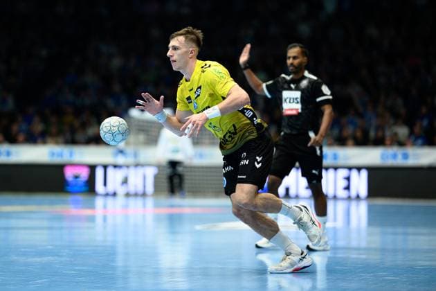 Simone, Mengon Rueckraum Links, TVB Stuttgart, 15 GER, Thuringia, ThSV Eisenach v TVB Stuttgart, 1 Daikin Handballbundesliga, Handball, Matchday 12, Season 2025 2026, 13 11 2025 GER, Thuringia, ThSV Eisenach v TVB Stuttgart, 1 Daikin Handballbundesliga, Handball, Matchday 12, Season 2025 2026, 13 11 2025 Eisenach Copyright: xEibner-Pressefoto MartinxHerbstx EP_MHT