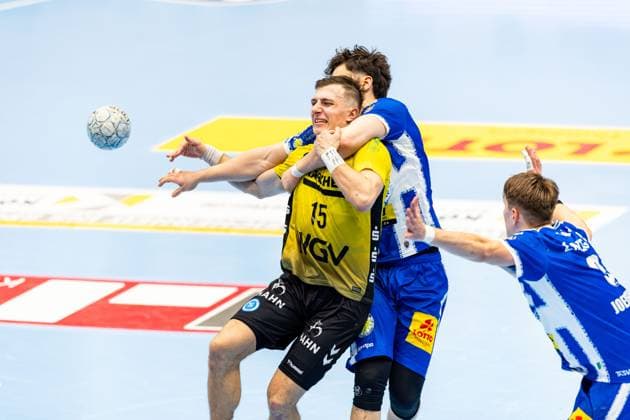 13 11 2025, GER, Handball, Men, Season 25 26, Daikin 1 Bl, 12 Matchday ThSV Eisenach TVB Stuttgart Tillman Leu ThSV Eisenach,99 , Simone Mengon TVB Stuttgart 99817 Eisenach Werner Assmann Halle Am Sportp Thueringen Germany