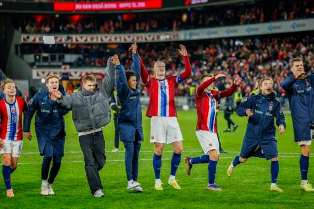 Football, World Cup qualification Norway Estonia Oslo 20251113 The Norwegian players celebrate the 4 1 victory after the World Cup qualifying match in football between Norway and Estonia at Ullevaal Stadion Photo Jonas Been Henriksen NTB Oslo Norway EDITORIAL USE ONLY RESTRICTED USE FOR BETTING COMPANIES  Copyright: xJonasxBeenxHenriksenx xNTBx