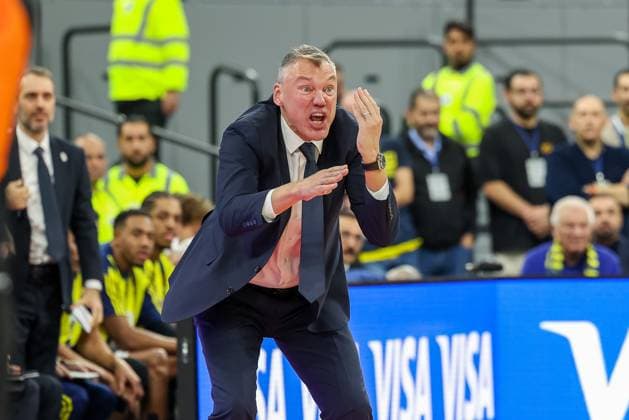 Saras Jasikevicius Fenerbahce Beko Istanbul, Head Coach gestures, GER, Fenerbahce Beko Istanbul vs Hapoel IBI Tel Aviv, Basketball, Euroleague, Matchday 11, Season 2025 2026, 13 11 2025, GER, Fenerbahce Beko Istanbul vs Hapoel IBI Tel Aviv, Basketball, Euroleague, Matchday 11, Season 2025 2026, 13 11 2025 Muenchen Copyright: xEibner-Pressefoto JennixMaulx EP_JML