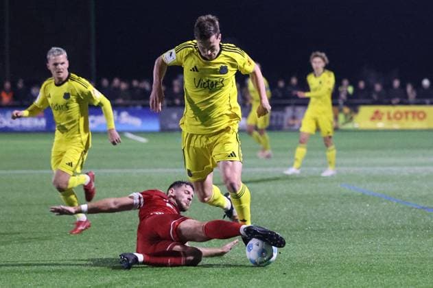 13 11 2025, Soccer, Men, Sparkassen Pokal Saarland, 2 Round, Season 2025 2026, SV Bliesmengen Bolchen 1 FC Saarbrücken, Lukas Becker SV Bliesmengen Bolchen , Luca Wollschläger 1 FC Saarbruecken Bliesmengen Bolchen Burgwegstadion Saarland Germany EN Copyright: xSebastianxBachx