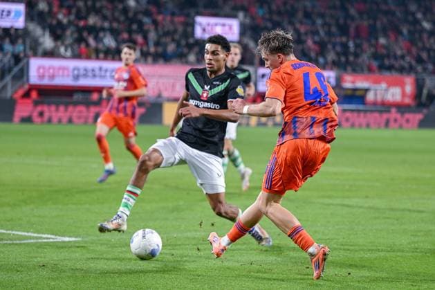 13 11 2025, Football, Test match, Season 2025 2026, Twente Enschede FC Schalke 04, Goal chance Paul Pöpperl FC Schalke 04 xRHR PHOTO YYx Copyright: KROEGER RHR-FOTOx RHR-FOTO YY