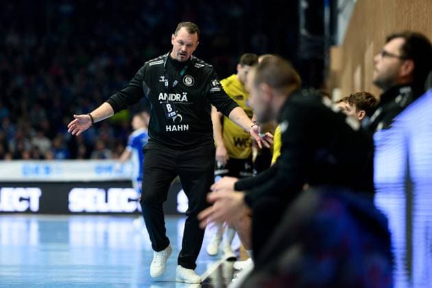 Misha, Kaufmann Coach, TVB Stuttgart GER, Thuringia, ThSV Eisenach vs TVB Stuttgart, 1 Daikin Handball Bundesliga, Handball, Matchday 12, Season 2025 2026, 13 11 2025 GER, Thuringia, ThSV Eisenach vs TVB Stuttgart, 1 Daikin Handball Bundesliga, Handball, Matchday 12, Season 2025 2026, 13 11 2025 Eisenach Copyright: xEibner-Pressefoto MartinxHerbstx EP_MHT