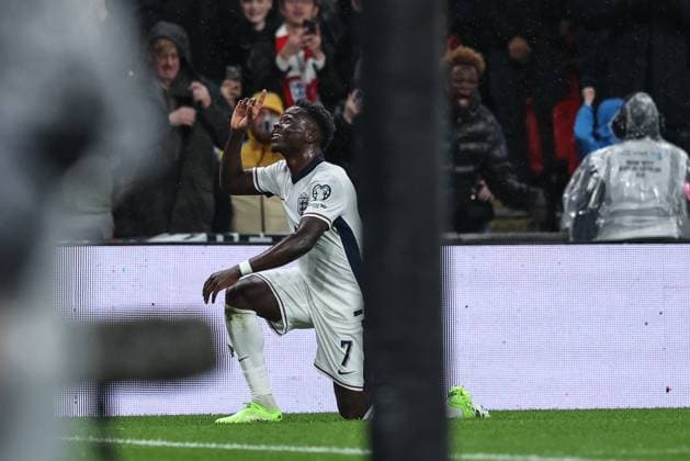FIFA World Cup, WM, Weltmeisterschaft, Fussball Qualifiers round 9 England v Serbia Bukayo Saka of England celebrates his goal to make it 1-0 during the FIFA World Cup Qualifiers round 9 match England vs Serbia at Wembley Stadium, London, United Kingdom, 13th November 2025 (Photo by Alfie Cosgrove News Images) London Wembley Stadium Greater London United Kingdom Copyright: xAlfiexCosgrove NewsxImagesx