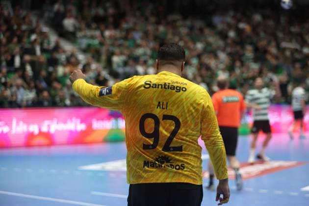 Handball, CL, Sporting Lissabon - Füchse Berlin Mohamed Aly ( Sporting CP ) in action during the match between Sporting CP and Fuchse Berlin, valid for Machineseeker EHF Champions League 2025 2026 at Pavilhao Joao Rocha on 13 November 2025. Lisbon Pavilhao Joao Rocha Lisbon Portugal Copyright: xIMAGOx xPRIMExSPORTSxIMAGESx xFILIPExOLIVEIRAx
