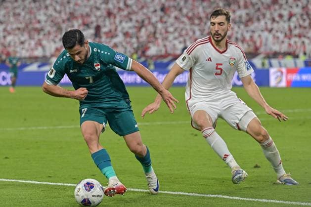 UAE v Iraq - 2026 AFC World Cup Qualifiers ABU DHABI, UNITED ARAB EMIRATES - NOVEMBER 13:Sherko Kareem Gubari (L) of United Arab Emirates competes against Alaeddine Zouhir during the first match of the fifth round of the 2026 FIFA World Cup, WM, Weltmeisterschaft, Fussball Asian Qualifiers between United Arab Emirates and Iraq at the Mohammed bin Zayed Stadium in Abu Dhabi, United Arab Emirates, on November 13, 2025. Waleed Zein Anadolu Abu Dhabi United Arab Emirates. Editorial use only. Please get in touch for any other usage.  Copyright: x2025xAnadoluxWaleedxZeinx