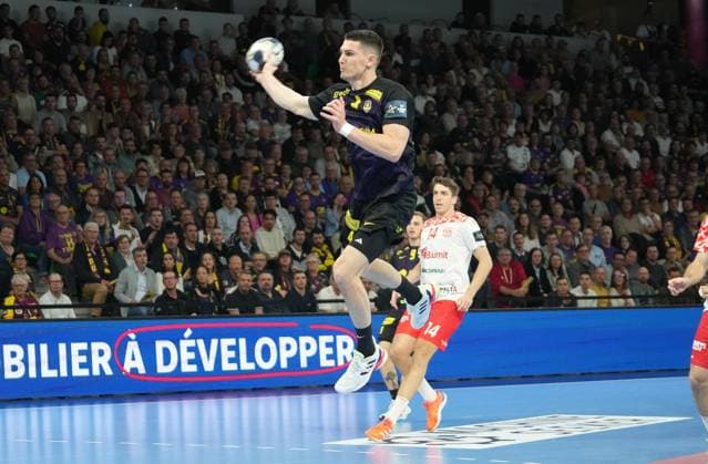 Handball, CL, HBC Nantes - Dinamo Bukarest HANDBALL - CHAMPIONS LEAGUE - NANTES v BUCURESTI 4 Aymeric MINNE of HBC Nantes during the EHF Champions League, Group Phase, handball match between HBC Nantes and Dinamo Bucuresti on 13 November 2025 at H Arena in Nantes, France - Photo Laurent Lairys NantesFrance  Copyright: xLaurentxLairysx