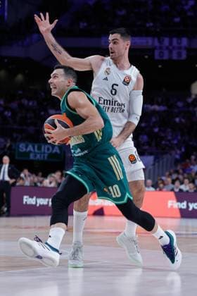 Basketball, EuroLeague, Real Madrid - Panathinaikos Athen November 13, 2025, Madrid, Madrid, Spain: Kostas Sloukas of Panathinaikos and Alberto Abalde Diaz of Real Madrid in action during the Turkish Airlines Euroleague 2025 26, Regular Season Round 11 match played between Real Madrid and Panathinaikos AKTOR Athens at Movistar Arena on November 13, 2025 in Madrid, Spain. Madrid Spain - ZUMAa181 20251113_zaa_a181_257 Copyright: xDennisxAgyemanx