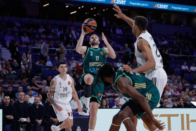 Basketball, EuroLeague, Real Madrid - Panathinaikos Athen November 13, 2025, Madrid, Madrid, Spain: Nikolaos Rogkavopoulos of Panathinaikos in action during the Turkish Airlines Euroleague 2025 26, Regular Season Round 11 match played between Real Madrid and Panathinaikos AKTOR Athens at Movistar Arena on November 13, 2025 in Madrid, Spain. Madrid Spain - ZUMAa181 20251113_zaa_a181_261 Copyright: xDennisxAgyemanx