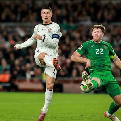 2026 FIFA World Cup, WM, Weltmeisterschaft, Fussball Qualifier Group F, Aviva Stadium, Dublin 13 11 2025 Republic of Ireland vs Portugal Portugal s Cristiano Ronaldo and Ireland s Nathan Collins Cristiano Ronaldo and Nathan Collins 13 11 2025  Copyright: x INPHO MorganxTreacyx 0U6A1087