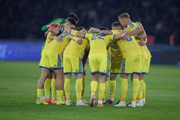 PARIS, FRANCE 13 NOVEMBER 2025 Team Ukraine make a circle before the football match between European Qualifiers for the 2026 FIFA World Cup, WM, Weltmeisterschaft, Fussball, France and Ukraine at Parc des Princes Copyright: AntonioxBorga