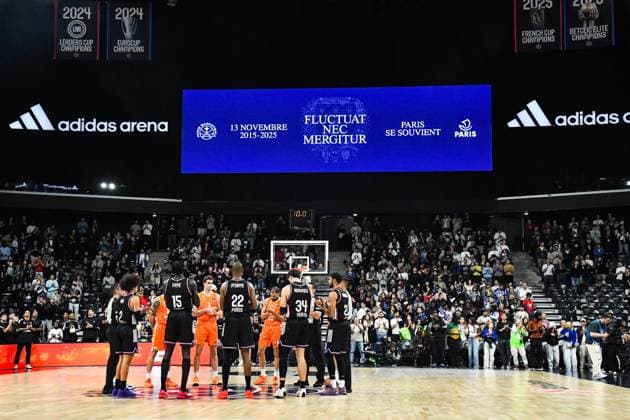 BASKET : Paris Basketball vs Valence Basket Club - Euroligue - JournÃ e 11 - 13 11 25 Hommage pour les 10 ans des attentats du 13 novembre 2015 ParisFrance  Copyright: xBaptistexAutissierx