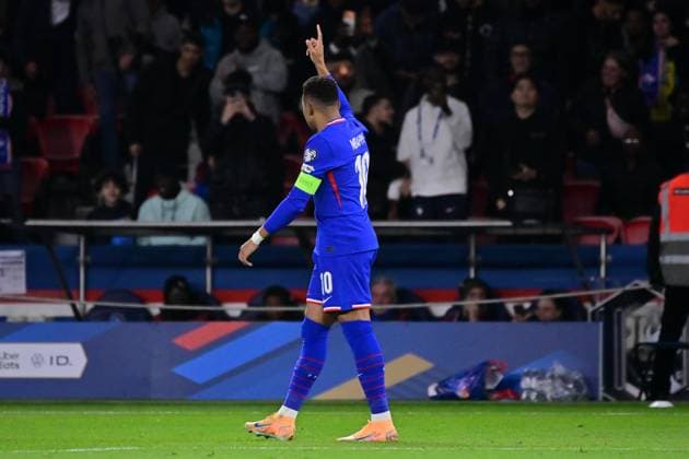 FOOTBALL : France vs Ukraine - Qualifications Europeennes - 13 11 2025 Kylian Mbappe ( 10 - France ) celebrates after scoring during the UEFA European Qualifiers match between France and Ukraine at Parc des Princes on November 13, 2025 in Paris, France. ( Photo by Federico Pestellini PsnewZ ) - ParisFrance  Copyright: xFedericoxPestellinix