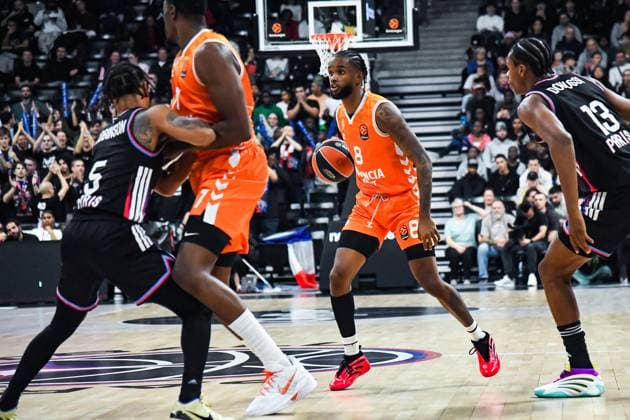 BASKET : Paris Basketball vs Valence Basket Club - Euroligue - JournÃ e 11 - 13 11 25 Jean Montero (Valence BC) ParisFrance  Copyright: xBaptistexAutissierx